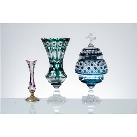 MANIFATTURA UNGHERESE PRIMI DEL '900, 2 portafiori e potiche