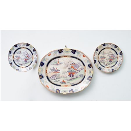 MANIFATTURA INGLESE DEL XX SECOLO, Tre piatti