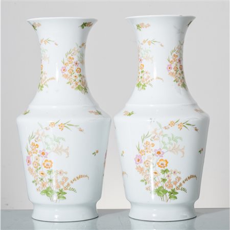 MANIFATTURA ITALIANA DEL XX SECOLO, Coppia di vasi