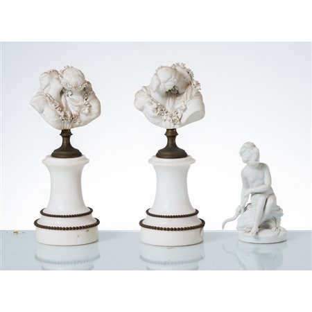 MANIFATTURA EUROPEA DEL XIX SECOLO, Tre sculture