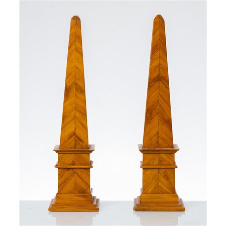 MANIFATTURA SICILIANA DEL XIX SECOLO, Coppia di obelischi