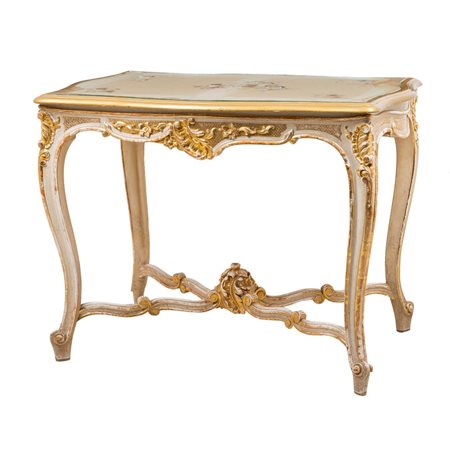 MANIFATTURA SICILIANA DEL XIX SECOLO, Tavolo da centro