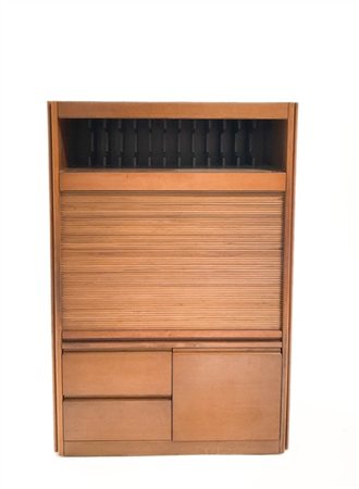 Angelo Mangiarotti Mobile contenitore della serie "4D". Produzione Molteni, Gius