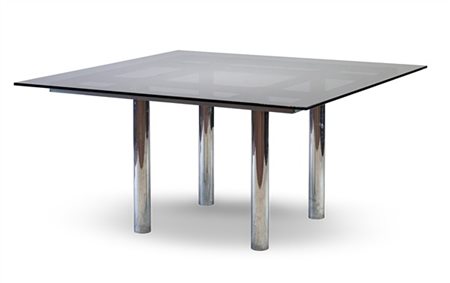 Tobia Scarpa Tavolo basso in metallo cromato con piano quadrato in cristallo fum