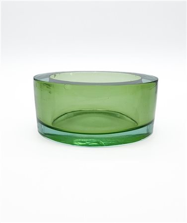 Mario Pinzoni (Attribuito)
Centrotavola in cristallo di forte spessore verdino.