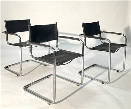 Tre sedie in tubolare metallico e cuoio nero. Italia, anni '70. (difetti)