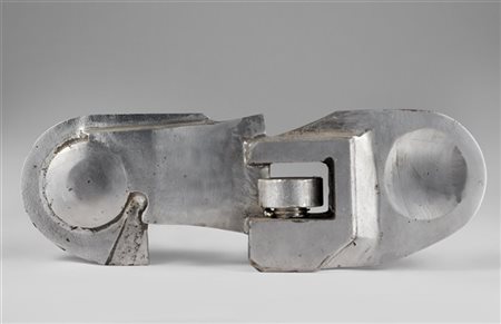 Carlo Mo Scultura in acciaio forgiato e molato. Milano, 1973. Multiplo 14/20 fir