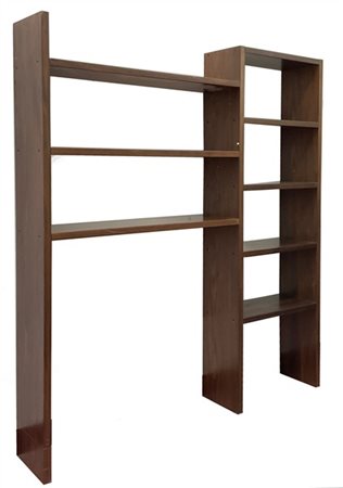 Libreria in legno a due campate di diversa altezza. Italia, anni '70. (cm 240x2