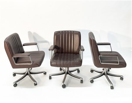 Osvaldo Borsani Tre poltroncine girevoli modello "P 126". Produzione Tecno, Vare