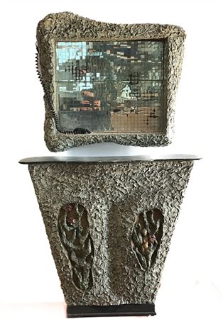 Mobile bar in legno e stucco tinto verde con piano in marmo, decorato sul front