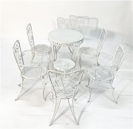 Salotto da giardino in ferro smaltato bianco composto da tre poltroncine, tre s