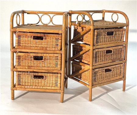 Vivai del Sud (Attribuito)
Coppia di comodini a tre cassetti ed un ripiano in gi