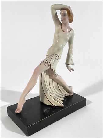 Josef Lorenzl Scultura Art Déco raffigurante danzatrice. Esecuzione Royal Dux, B