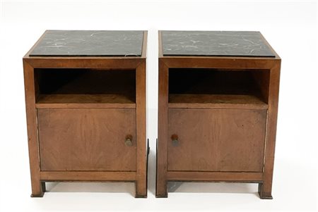 Coppia di comodini Novecento in legno di mogano impiallacciato e massello e pia