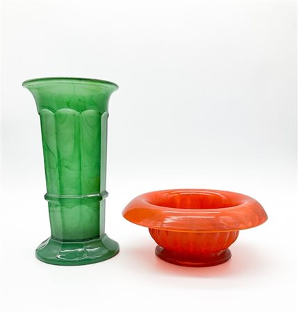 George Davidson & Co. Due diversi vasi Art Déco della serie "Cloud Glass". Inghi