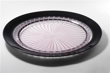 Arte Vetro Grande piatto in vetro soffiato cristallo a canne rosine e nero. Mura