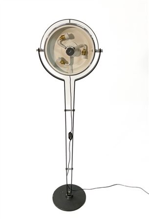 Lampada da terra in metallo verniciato nero e cromato. Italia, anni '70/'80. (h