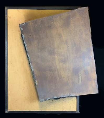 Pietro Coletta "Senza titolo" 1994
cartone e ferro
cm 107x83x12
firmato e datato