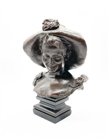 Giuseppe Romagnoli "Fanciulla con cappello" 
scultura in bronzo su base in marmo