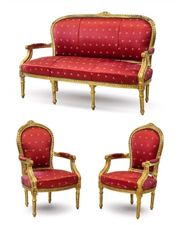 Fornitura da salotto in legno intagliato e dorato composta da divano e coppia d