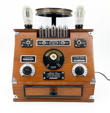 Wireless Radio a due valve, New York - Parigi (cm 34x40x20) (difetti, rotture e