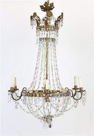 Lampadario a cesto a sei luci con struttura in metallo dorato e pendenti in vet