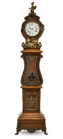 Orologio cassalunga in stile Luigi XIV con cassa in legno e bronzo dorato. Quad