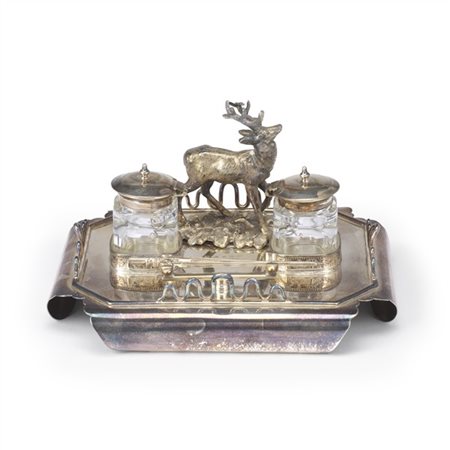 Calamaio in metallo argentato a profilo mistilineo con due vaschette in vetro e