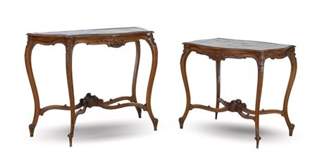 Lotto composto da una consolle con gambe mosse riunite da crociera (cm 115x90x5