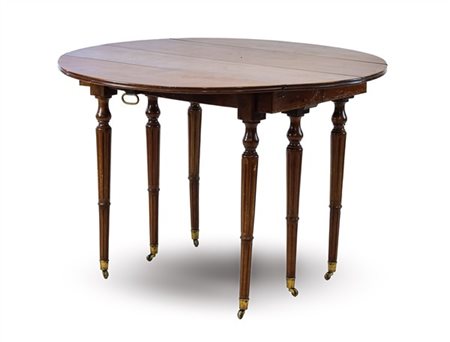 Tavolo da pranzo allungabile in mogano con gambe tornite e scanalate, scarpette