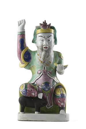 Figura di guerriero in porcellana Famiglia Rosa. 
Cina, dinastia Qing (1644-191