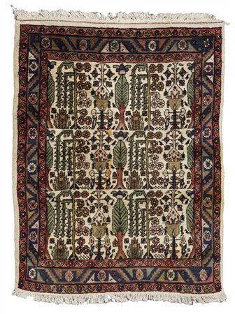 Tappeto Malayer, Persia, secolo XX. Decoro giardino su fondo bianco (cm 132x105