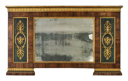 Caminiera in legno dipinto e dorato con specchio rettangolare e lesene decorate