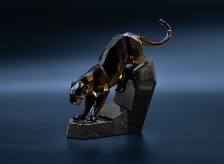 Swarovski 
Pantera in cristallo color ametista con base in granito scuro (cm 20