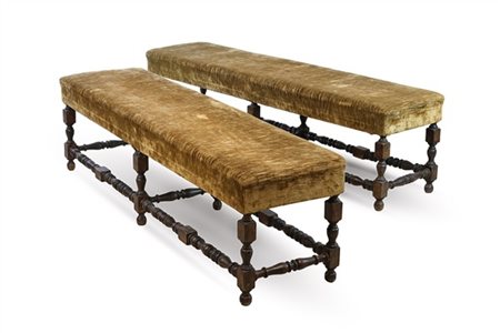 Coppia di antichi panchetti con gambe e traverse di raccordo tornite a rocchett