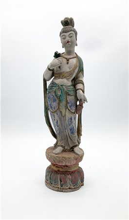 Grande scultura raffiguranti Guanyin in legno dipinto in policromia
Cina, secol