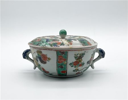 Tazza da brodo biansata con coperchio in porcellana Famiglia Verde con decoro f