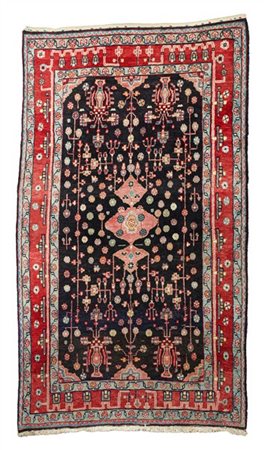 Tappeto Bidjiar, Persia, secolo XX. Decoro con piccolo medaglione rosa con punt