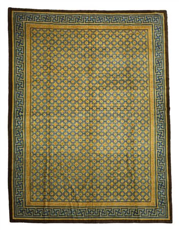 Tappeto Nepal, recente manifattura. Decoro a griglia azzurro e blu su fondo gia