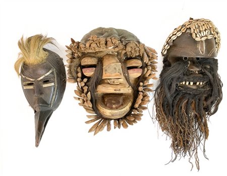 Arte Africana. Collezione di tre maschere raffiguranti rispettivamente: Yaka (o