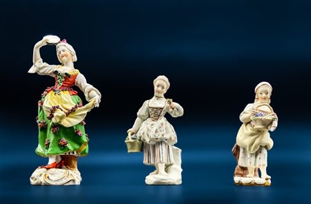 Manifattura di Vienna, secolo XIX-XX. Lotto composto da tre figurette in porcel