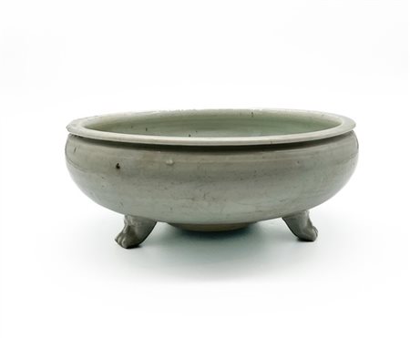 Incensiere tripode in porcellana Longquan color celadon, con spessa vetrina ver