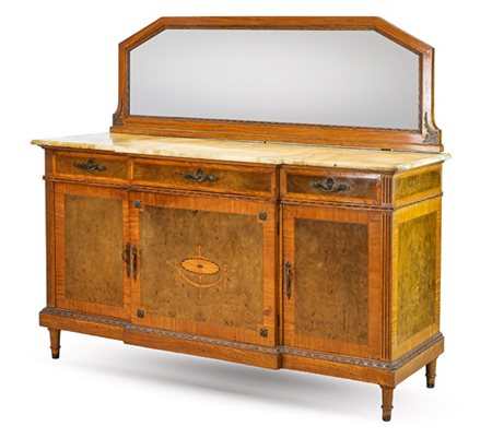 Credenza impiallacciata e filettata in legni vari con specchiera, fronte a tre