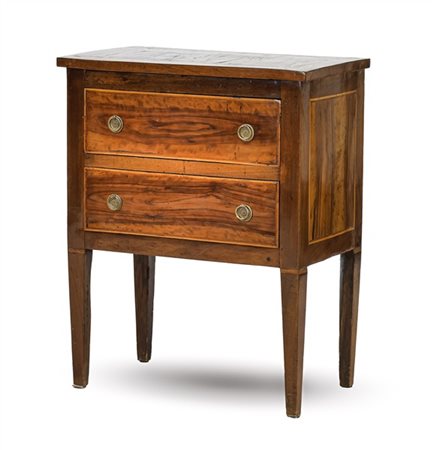 Antico mobiletto in legni vari con filettature, fronte a due cassetti e gambe r