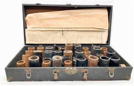 Valigetta contenente raccolta di cilindri fonografici in cera