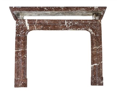 Camino in marmo rosso con bordure modanate e scanalate, fondo in rame e rame ot