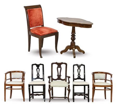 Lotto composto da una coppia di poltroncine a pozzetto, una coppia di sedie e u