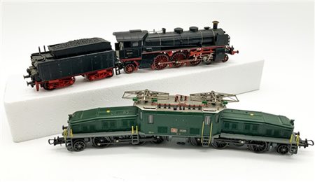 Trix Lotto composto da una locomotiva elettrica "Coccodrillo" serie 13305 e una