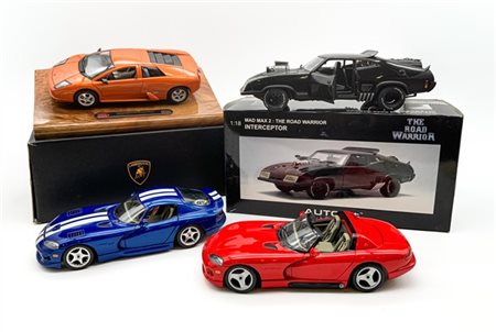 Lotto di otto modellini di differenti automobili, fra cui V8 Interceptor, l’ico