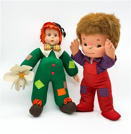 Lenci Due diverse bambole in panno Lenci (h cm 46). Torino, edizione anni '80/'9